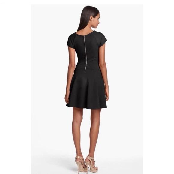 Diane von Furstenberg LBD DELYSE Black Fit & Flare Mini Dress Exposed Zip Sz 10 - Picture 7 of 16